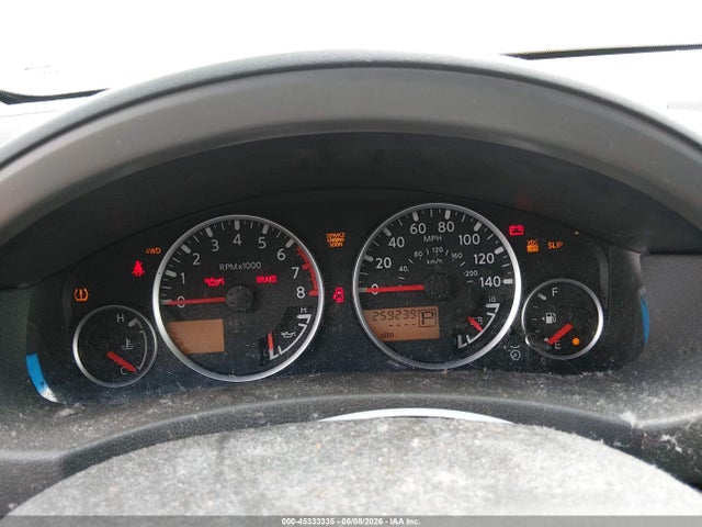 Nissan Pathfinder Le