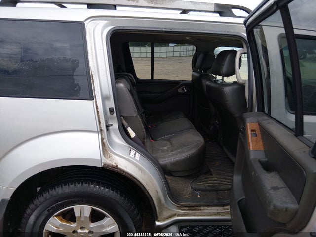 Nissan Pathfinder Le