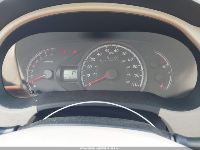 Toyota Sienna Base V6