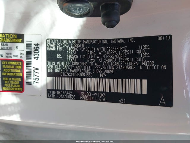 Toyota Sienna Base V6