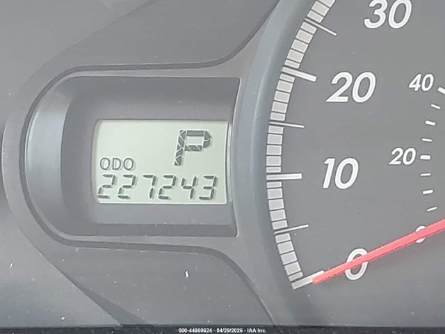 Toyota Sienna Base V6