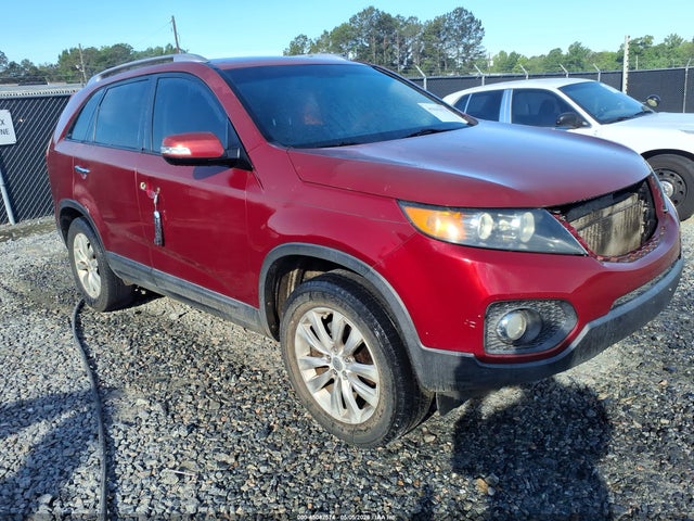 Salvage Kia Sorento Image