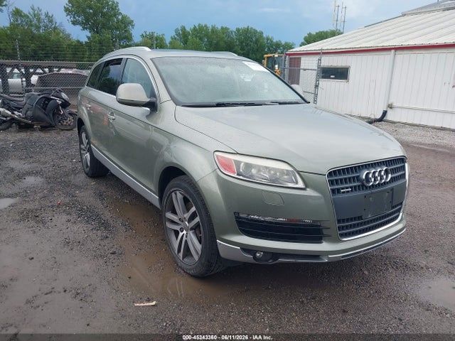 Salvage Audi Q7 Image