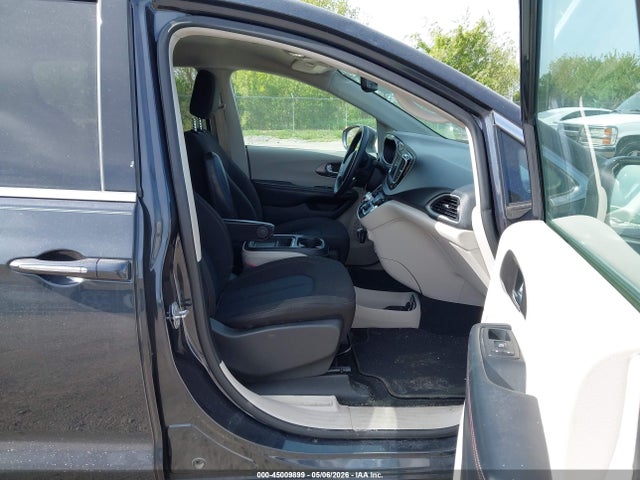 Chrysler Pacifica Touring