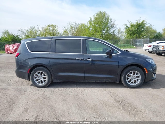 Chrysler Pacifica Touring