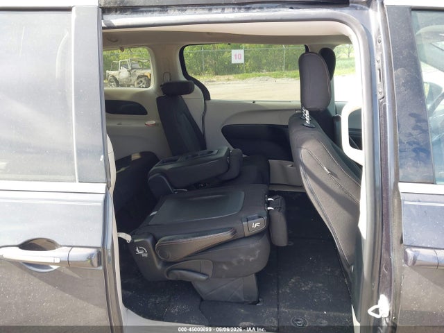 Chrysler Pacifica Touring