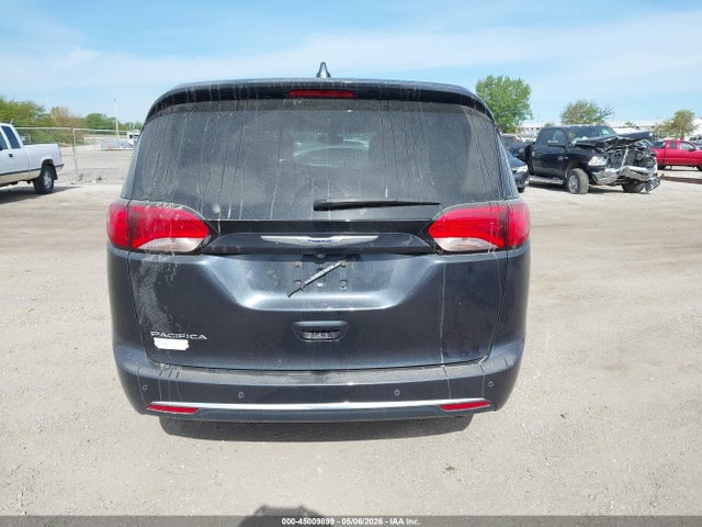 Chrysler Pacifica Touring