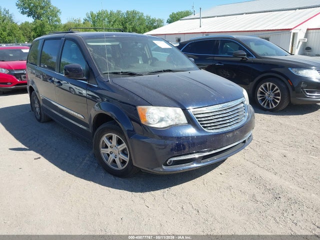Salvage Chrysler Town & Country Image