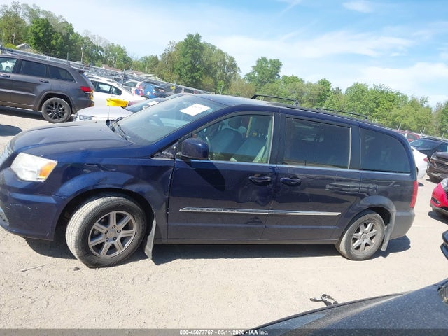 Chrysler Town & Country Touring