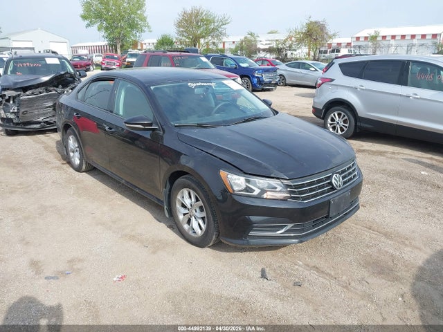 Salvage Volkswagen Passat Image