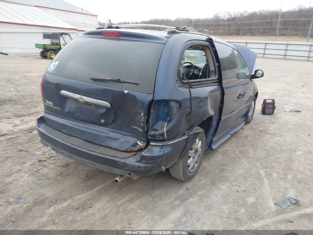 Chrysler Town & Country Limited