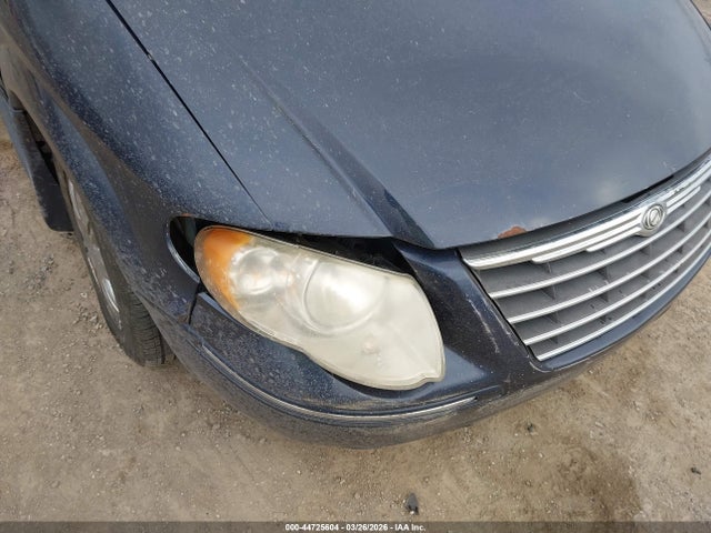 Chrysler Town & Country Limited
