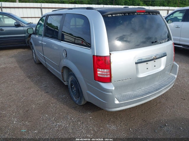 Chrysler Town & Country Touring