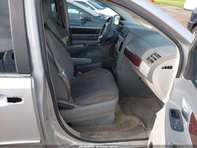 Chrysler Town & Country Touring