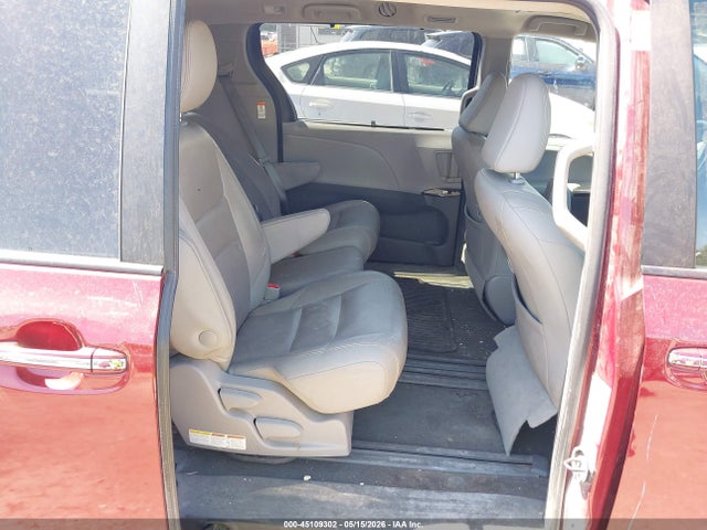 Toyota Sienna Xle
