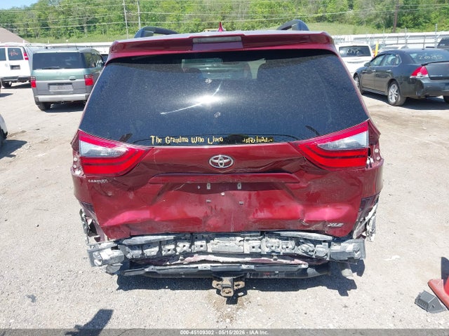 Toyota Sienna Xle