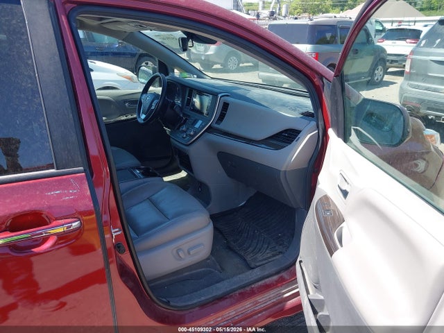 Toyota Sienna Xle