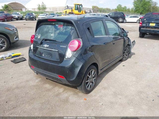 Chevrolet Spark 2lt Auto