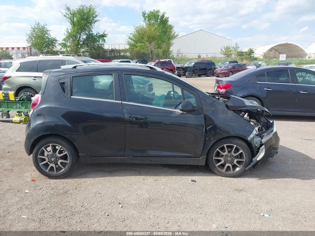 Chevrolet Spark 2lt Auto