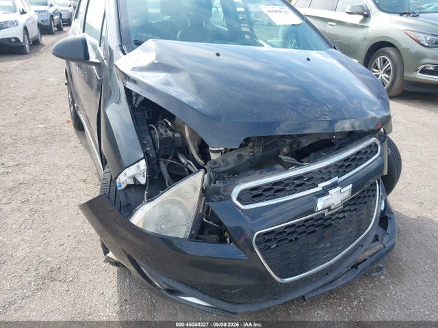 Chevrolet Spark 2lt Auto