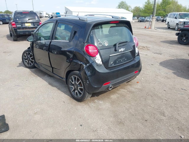 Chevrolet Spark 2lt Auto