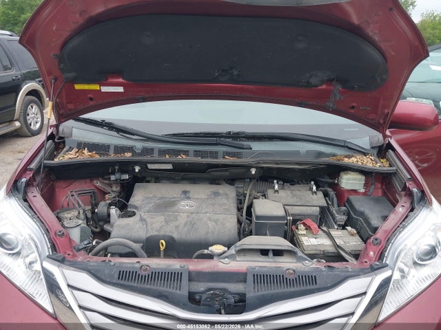 Toyota Sienna Xle 8 Passenger