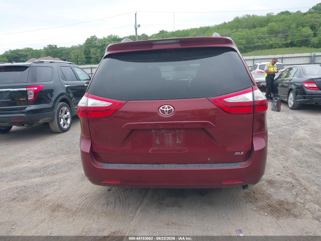 Toyota Sienna Xle 8 Passenger