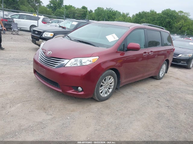 Toyota Sienna Xle 8 Passenger