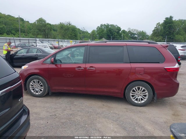 Toyota Sienna Xle 8 Passenger