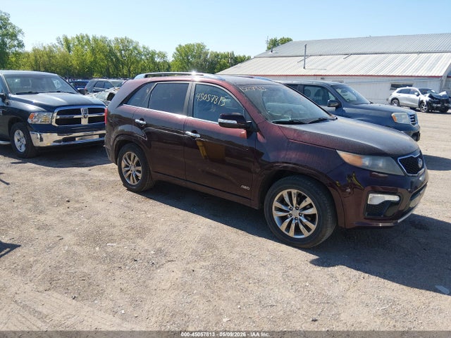 Salvage Kia Sorento Image