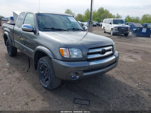 Salvage Toyota Tundra Image