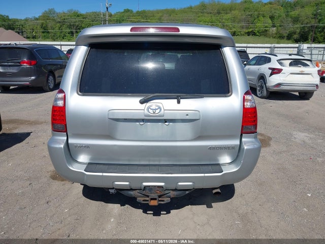 Toyota 4Runner Limited V8