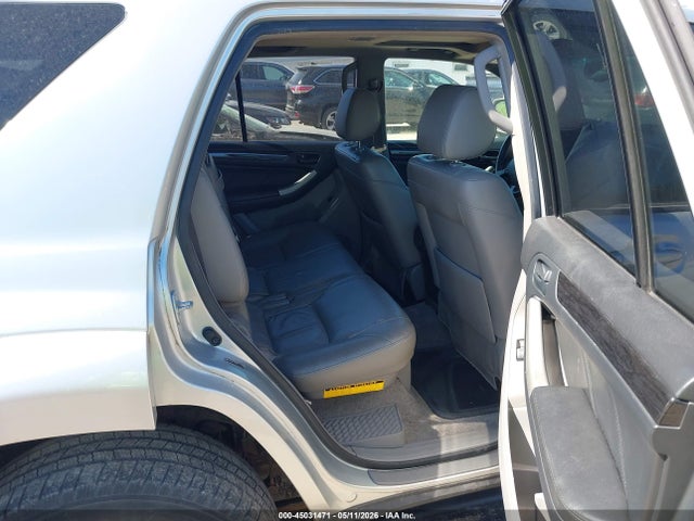 Toyota 4Runner Limited V8