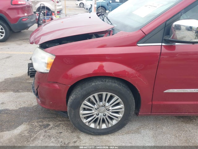 Chrysler Town & Country Touring-l