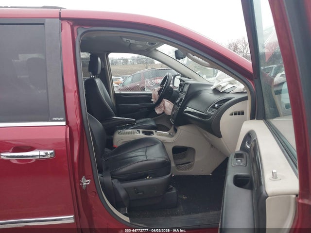 Chrysler Town & Country Touring-l