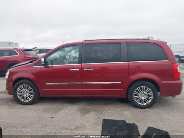 Chrysler Town & Country Touring-l