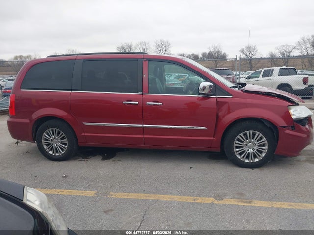 Chrysler Town & Country Touring-l