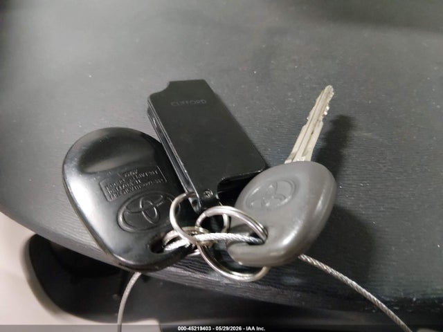 Toyota Sienna Le V6 8 Passenger