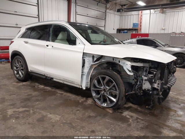 Salvage INFINITI Qx Image