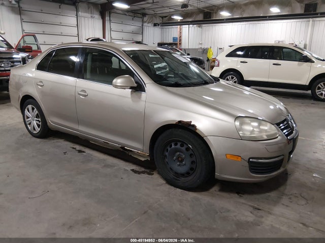 Salvage Volkswagen Jetta Image