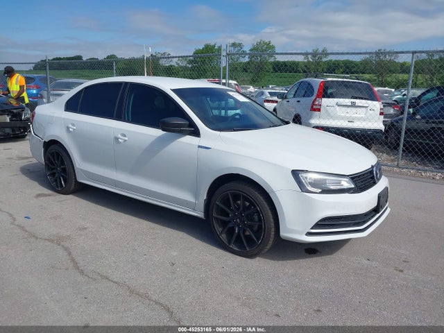 Salvage Volkswagen Jetta Image