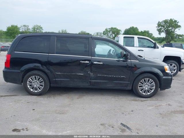 Chrysler Town & Country Touring-l Anniversary Edition