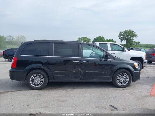 Chrysler Town & Country Touring-l Anniversary Edition