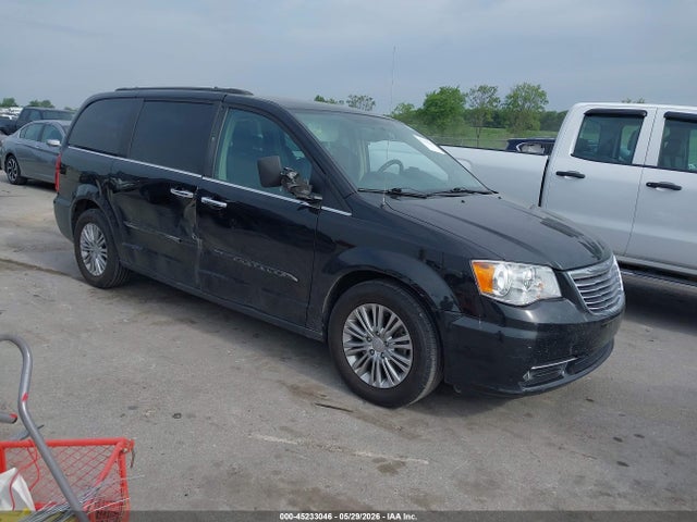 Salvage Chrysler Town & Country Image