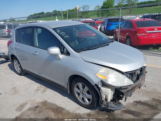 Salvage Nissan Versa Image