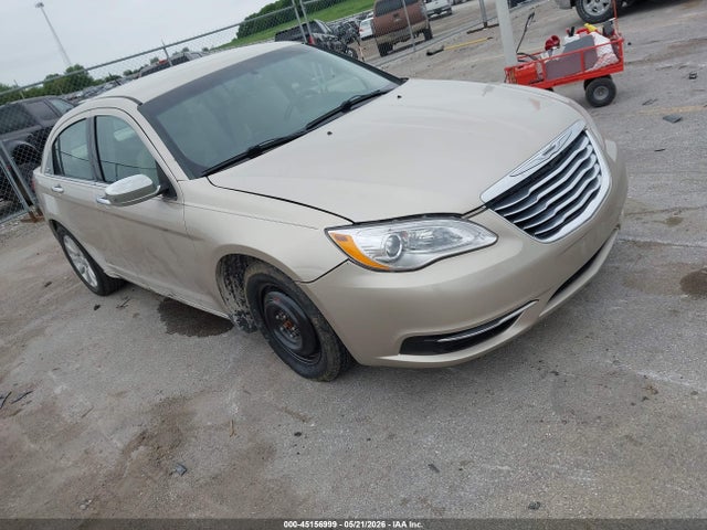 Salvage Chrysler 200 Image