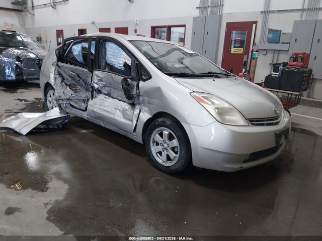 Salvage Toyota Prius Image