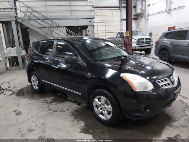 Salvage Nissan Rogue Image