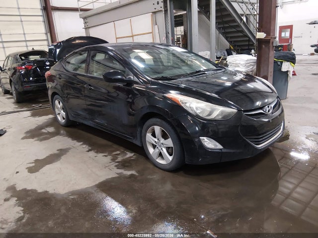 Salvage Hyundai ELANTRA Image
