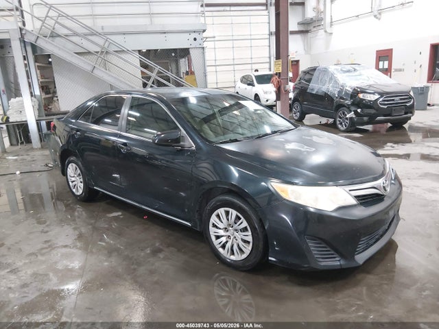 Salvage Toyota Camry Image